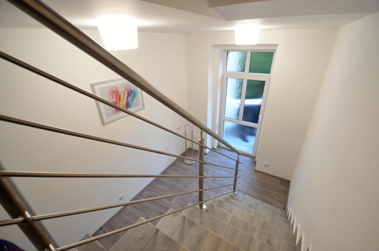 קרלובי וארי Apartmany Jizdarenska מראה חיצוני תמונה