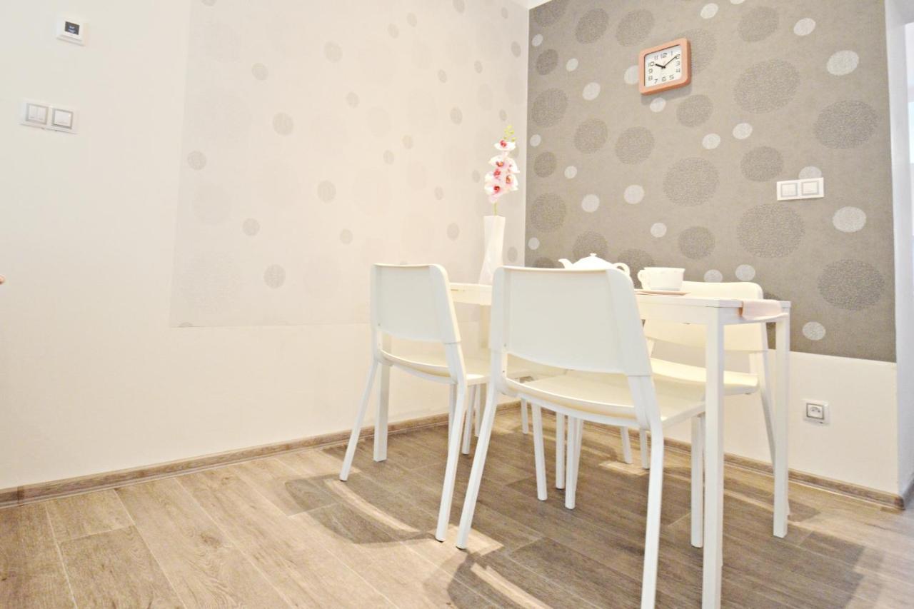 קרלובי וארי Apartmany Jizdarenska מראה חיצוני תמונה